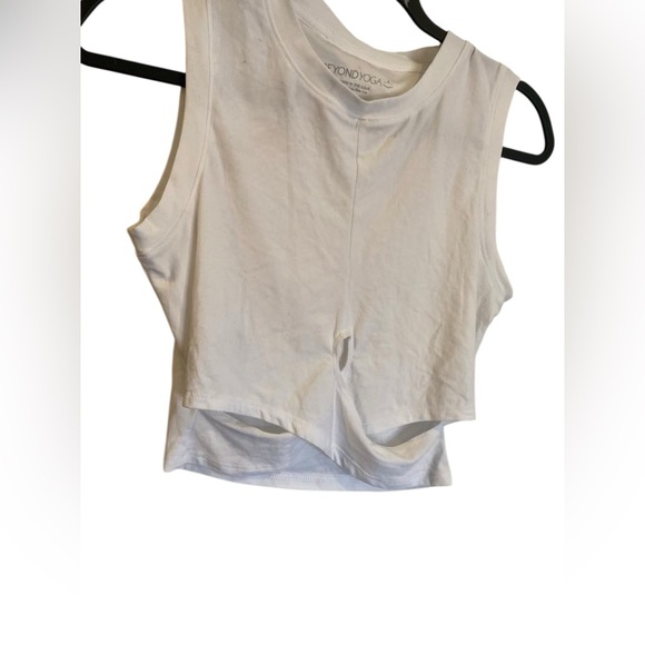 NWT Beyond Yoga tank WHITE Size S - Picture 2 of 5